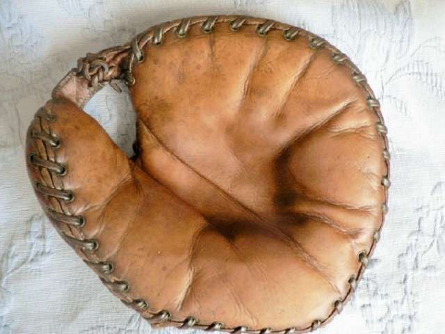 Earl Sheely Spalding LG 1 Basemitt Front